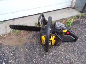 lot 2 image: Mac 3216 Chain Saw with Case