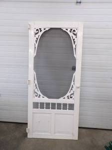 lot 20 image: Screen Door