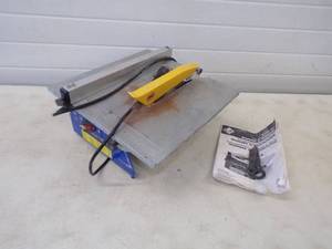 lot 22 image: Tile Saw