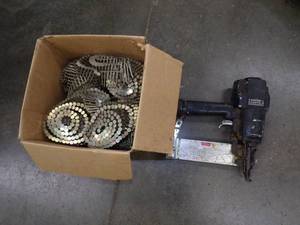 lot 37 image: Air Nailer with Nails