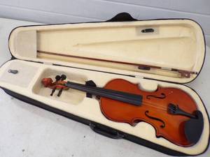 lot 40 image: Violin