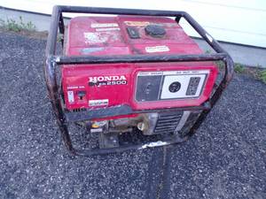 lot 51 image: Honda 2500 Generator