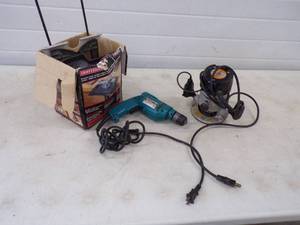 lot 58 image: Router, Router Table and Makita Drill