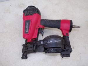 lot 68 image: Air Roofing Nailer