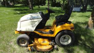 Cub Cadet 3206 Lawn Tractor with 54 Deck