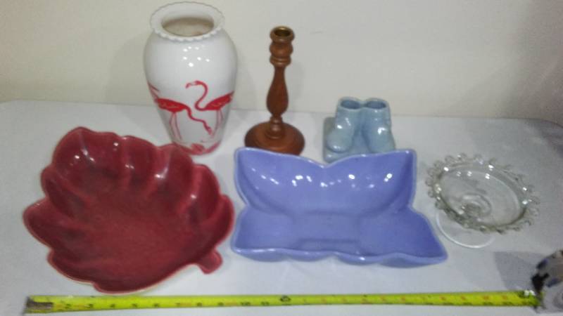 lot 780 image: Vintage State Collectibles, Serving Dishes, Thermos And Stanley Vacuum Bottles and More