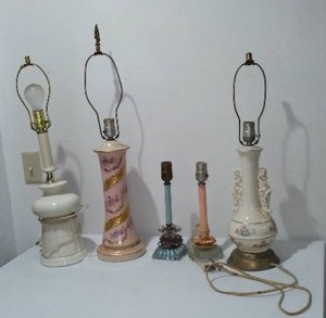 lot 765 image: Vintage Porcelain and Mid Century Lamps (5)