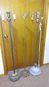 lot 834 image: Vintage Floor Lamps (3)