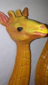 lot 721 image: Giraffe Wall Dcor (2).