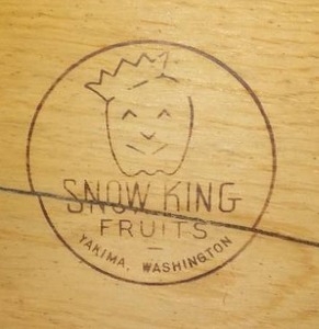 lot 767 image: Vintage Snow king Fruits Box.