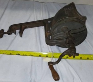 lot 827 image: Antique Universal Vegetable Slicer.