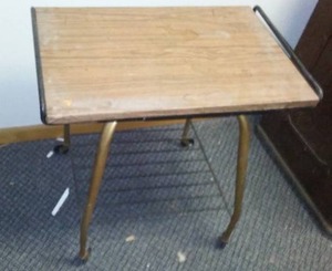 lot 807 image: Rolling Stand Vintage.
