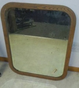 lot 844 image: Vintage Hanging Mirror.