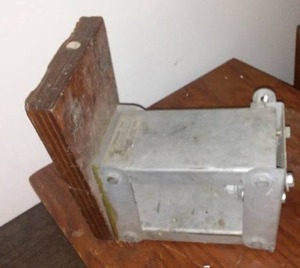 lot 853 image: Trolling Motor Mount, Kicker, Great.
