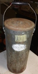lot 892 image: Behrens Tall Bucket With Cover # 1120.