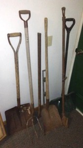 lot 606 image: Shovels, Pitchfork, Chipper Bar And More