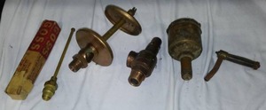 lot 617 image: Engine Oil, Brass Parts