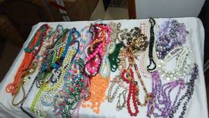 lot 623 image: Vintage Necklaces- Large Lot.