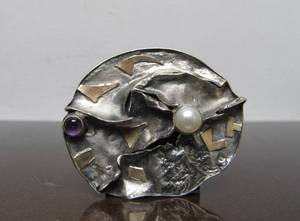 lot 8 image: Gorgeous Sterling Silver & 14K Gold Sculptural Brooch wAmethyst & Pearl by Rishar Miranda