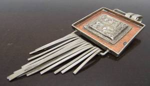 lot 39 image: Excellent Sculptural Sterling Silver & Hammered Copper Pendant