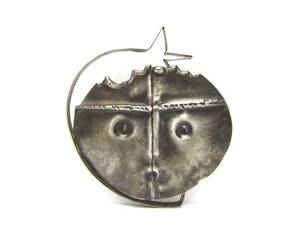 lot 53 image: Sculptural Modernist Sterling Silver Face Brooch