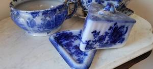 lot 164 image: Flo Blue English Ceramicware Collection