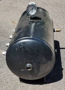 lot 200 image: Air Compressor Tank