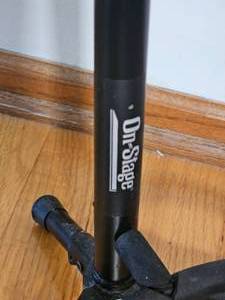 lot 61 image: On-Stage Guitar Stand