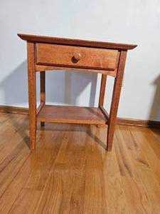 lot 94 image: Cherry Tone Shaker Style Side Table with Drawer