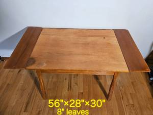 lot 95 image: Shaker Styled Pine Extension Table