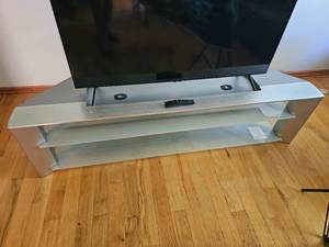 lot 115 image: Spacious Entertainment Stand