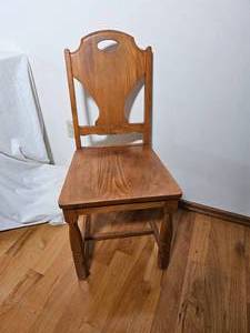 lot 175 image: Primitive Country Accent Chair