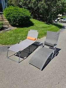 lot 208 image: Folding Recliner Pair