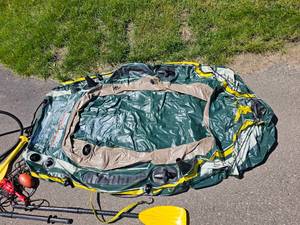 lot 33 image: 2 Person Inflatable Raft Intex Seahawk
