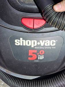 lot 213 image: 12 Gallon ShopVac