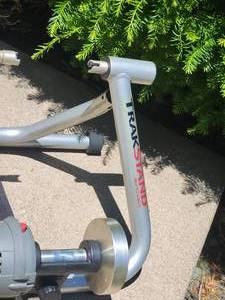 lot 180 image: Blackburn Trakstand Defender Magnetic Resistance IndoorOutdoor Cycling Trainer