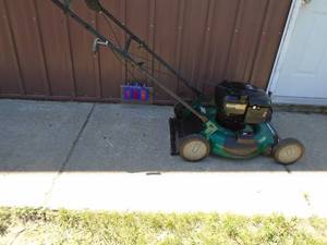 Murray 5.5 hp self propelled mower. Good used condition. Tested & works. As shown.