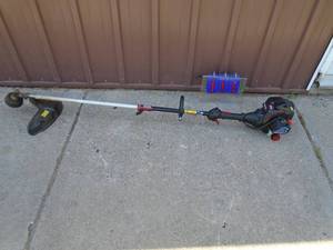 Craftsman 2 cycle weed trimmer. Lightly used. Tested & works. As shown.