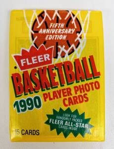 lot 16 image: Vintage Box of FLEER Unopened 1999 Basketball Card Packs