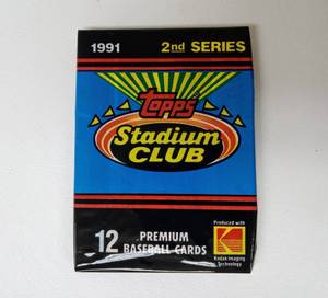 lot 104 image: 36 Vintage Packs of Unopened TOPPS 1991 MLB Baseball Cards