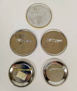 lot 139 image: Collection of ST. PAUL WINTER CARNIVAL Buttons from the 1980s