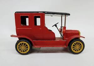 lot 146 image: Vintage Tin Litho Ford Model T Toy Friction Car