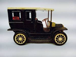 lot 154 image: Vintage Tin Ford Friction Toy