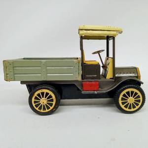 lot 157 image: Vintage Tin SSS Old-Timer Truck Made in Japan