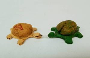 lot 188 image: Duo of Blue Diamond Nutshell Turtle Miniatures