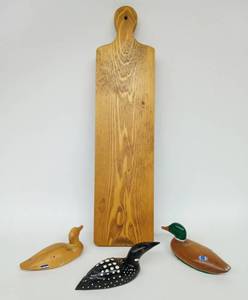 lot 195 image: Vintage Trio of Hand-Carved Ducks with Wall Plaque - 2 Signed LVK & Wheeler