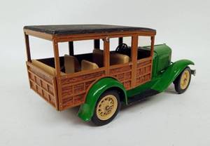 lot 268 image: Vintage HUBLEY Woody Wagon Toy Car