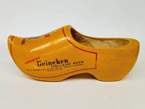 lot 284 image: Collection of Vintage Collectible Clogs