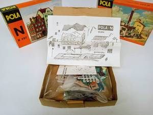 lot 290 image: Collection of Vintage POLA N Scale Model Buildings