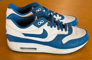 lot 43 image: Nike Air Max Vintage Sneakers